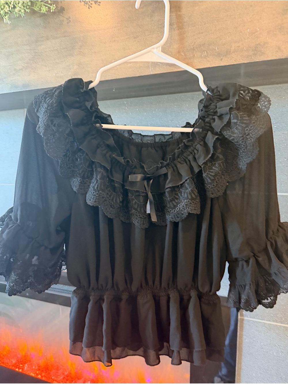 Black Ruffle Lace Peasant Blouse - Women - Picture 2 of 8